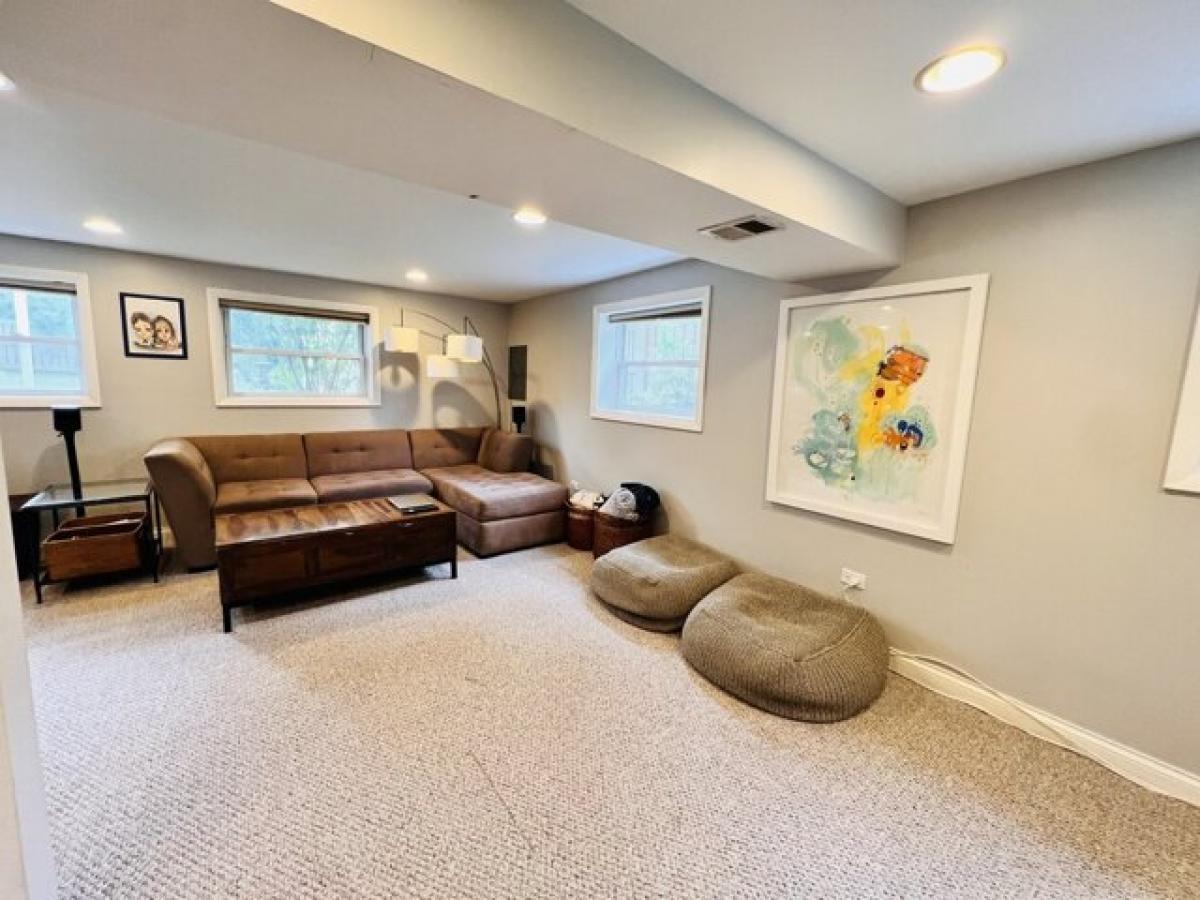 Picture of Home For Rent in Arlington Heights, Illinois, United States