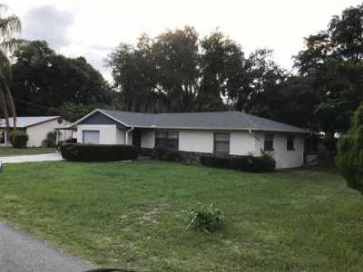 Home For Sale in Lake Panasoffkee, Florida