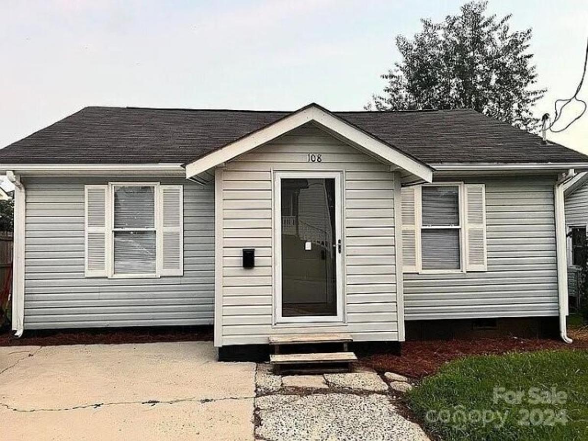 Picture of Home For Sale in Belmont, North Carolina, United States