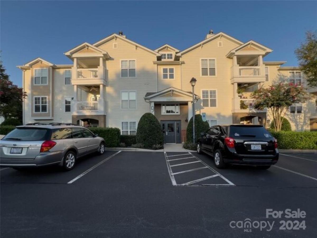 Picture of Home For Sale in Cornelius, North Carolina, United States