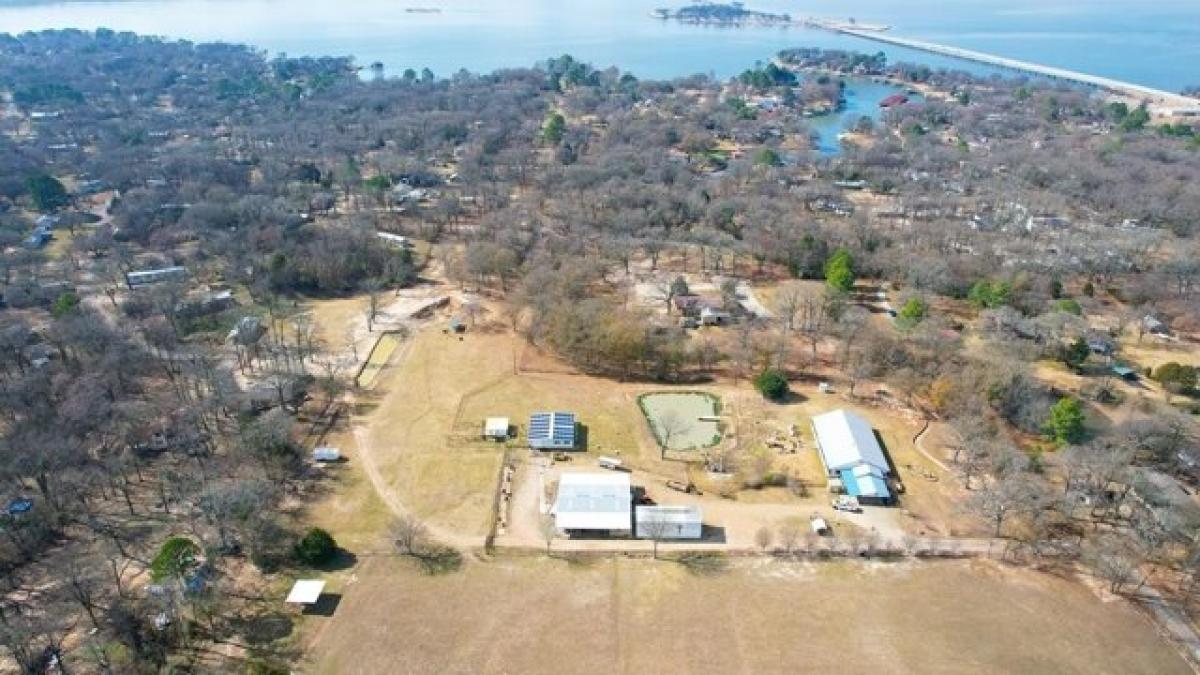 Picture of Residential Land For Sale in Gun Barrel City, Texas, United States