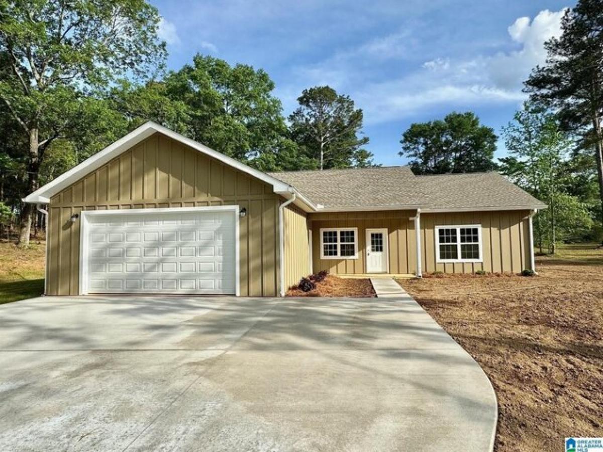 Picture of Home For Sale in Wedowee, Alabama, United States