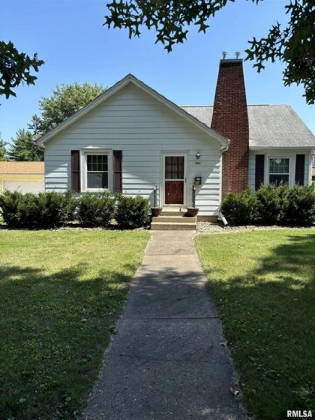 Picture of Home For Sale in Cambridge, Illinois, United States