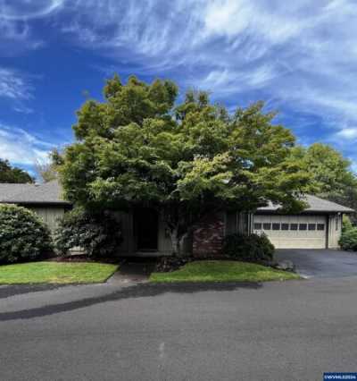 Home For Sale in Corvallis, Oregon