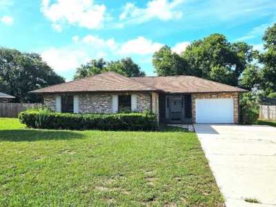 Home For Sale in Fruitland Park, Florida