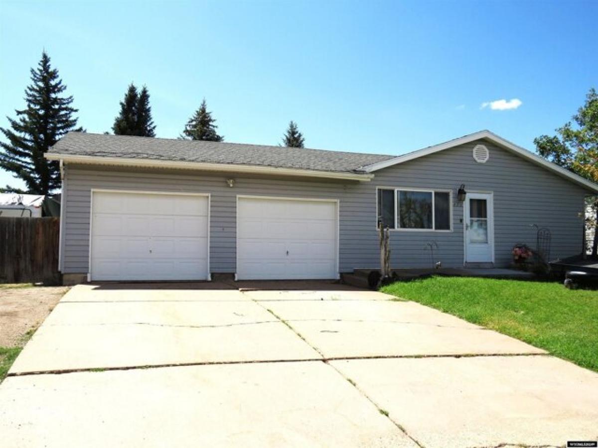 Picture of Home For Sale in Evanston, Wyoming, United States