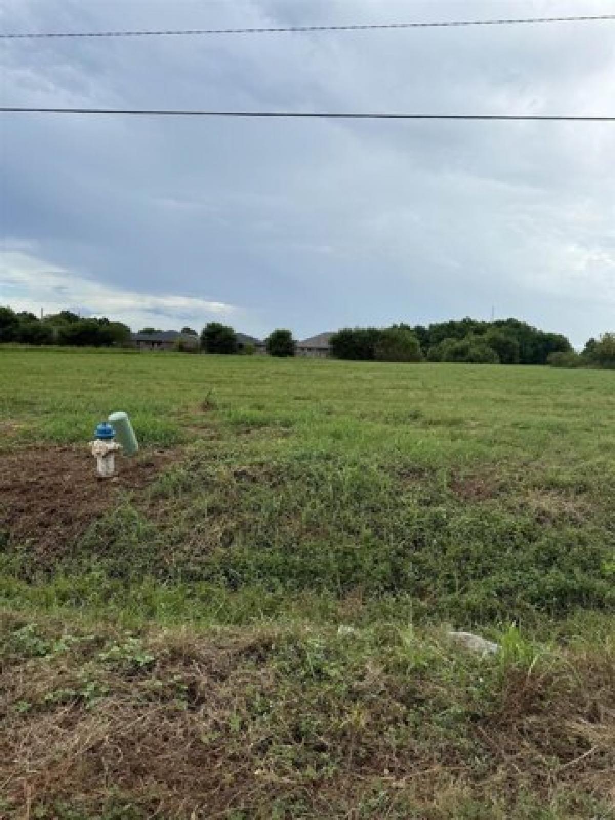 Picture of Residential Land For Sale in Groves, Texas, United States