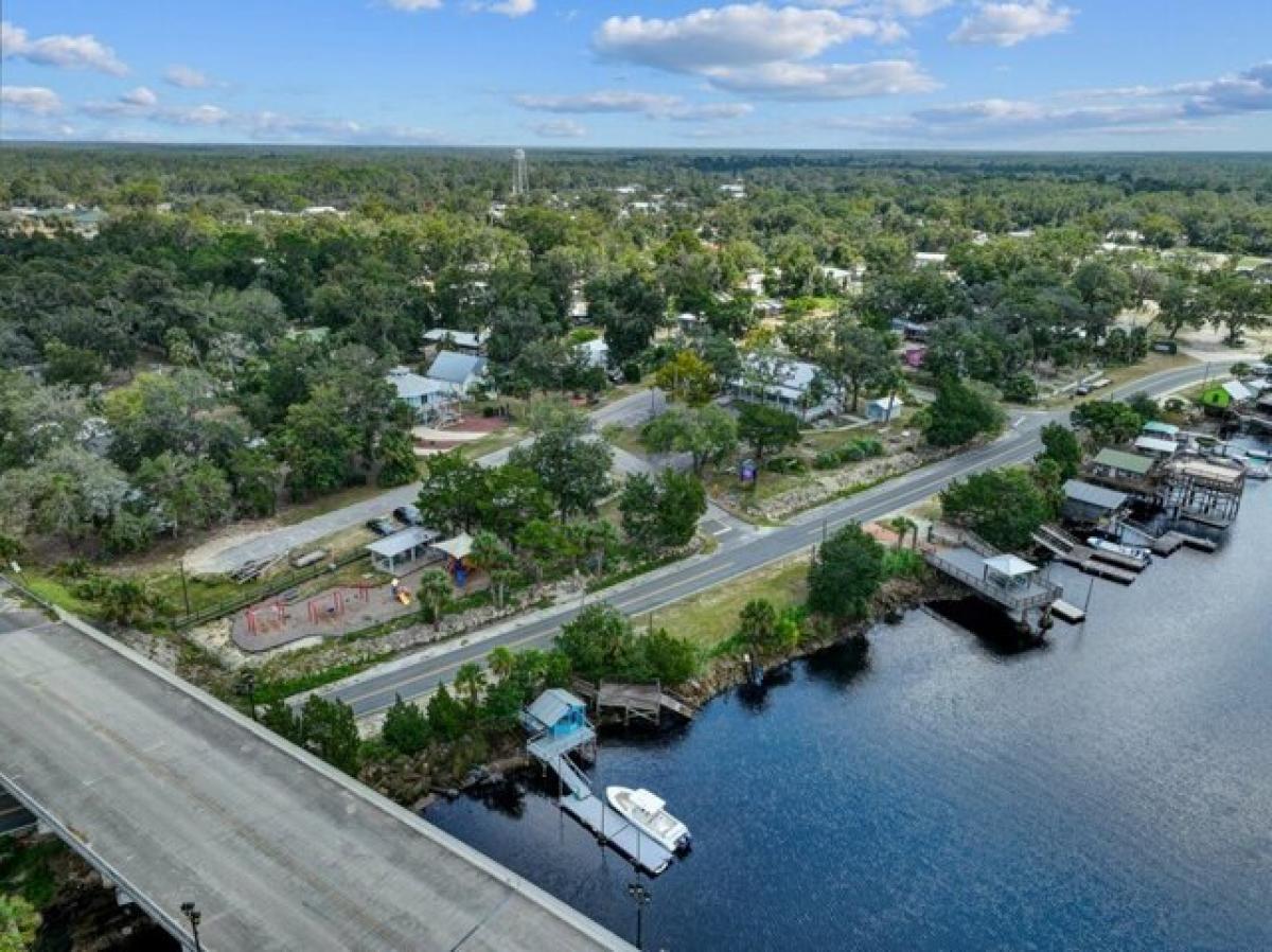 Picture of Residential Land For Sale in Steinhatchee, Florida, United States