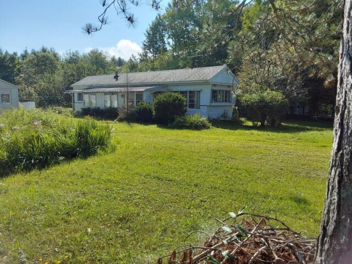 Picture of Home For Sale in Whitefield, Maine, United States