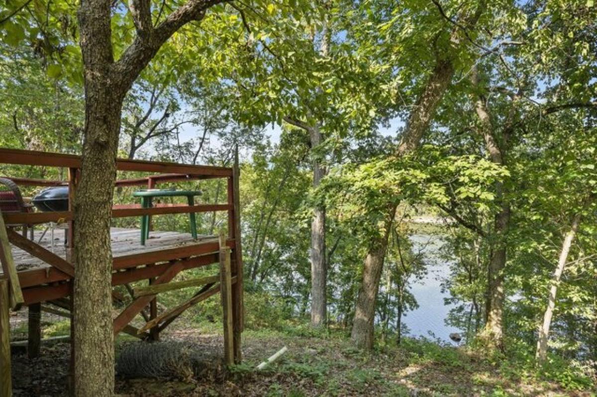 Picture of Home For Sale in Golden, Missouri, United States