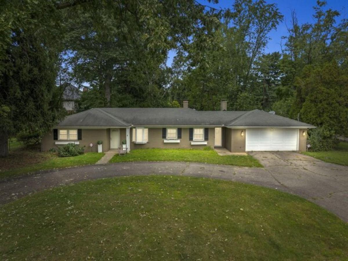 Picture of Home For Sale in Bloomfield Hills, Michigan, United States