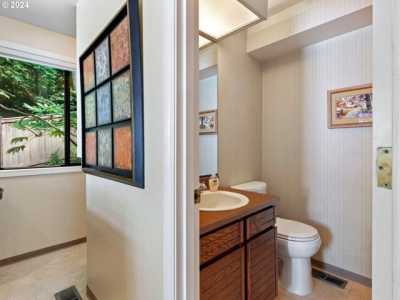 Home For Sale in Lake Oswego, Oregon