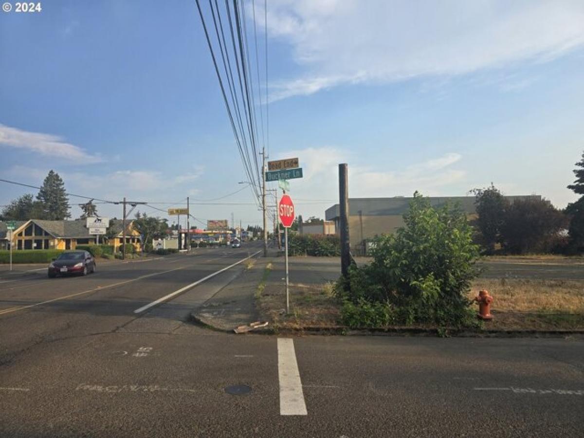 Picture of Residential Land For Sale in Oregon City, Oregon, United States