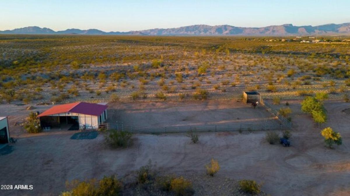 Picture of Home For Sale in Wickenburg, Arizona, United States