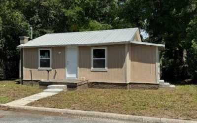 Home For Sale in Lake City, Florida