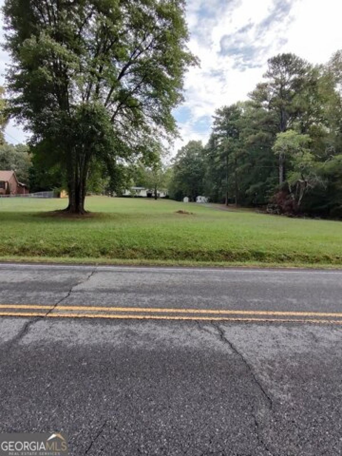 Picture of Residential Land For Sale in Suwanee, Georgia, United States