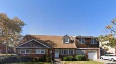 Home For Sale in South Ozone Park, New York