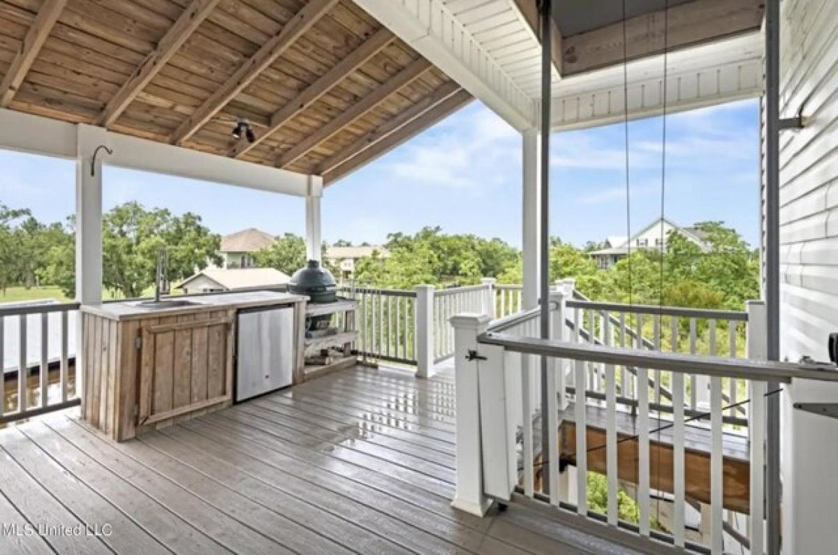 Picture of Home For Sale in Bay Saint Louis, Mississippi, United States