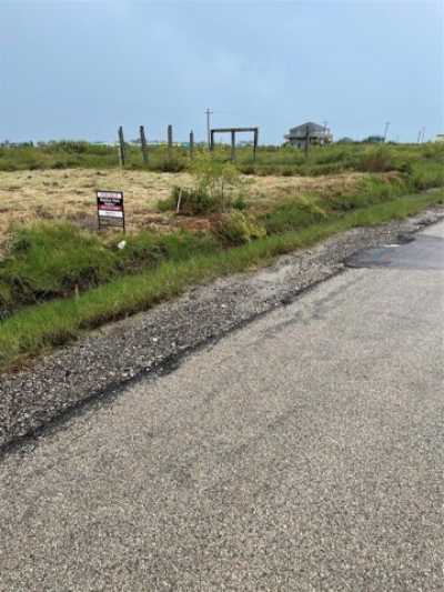 Residential Land For Sale in Gilchrist, Texas