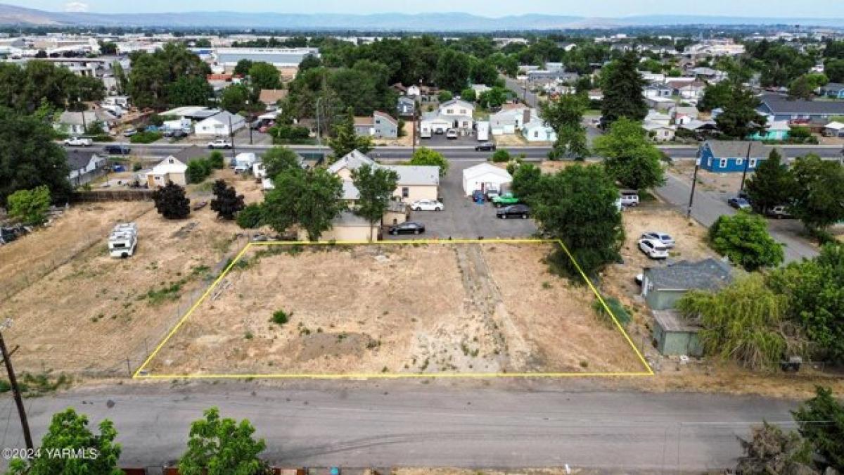 Picture of Residential Land For Sale in Yakima, Washington, United States