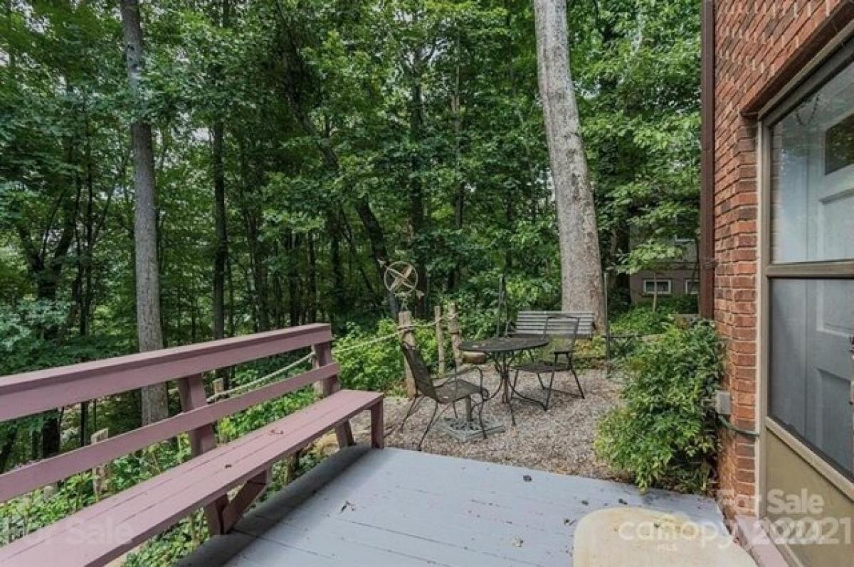 Picture of Home For Sale in Lake Junaluska, North Carolina, United States