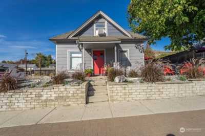 Home For Sale in Chelan, Washington