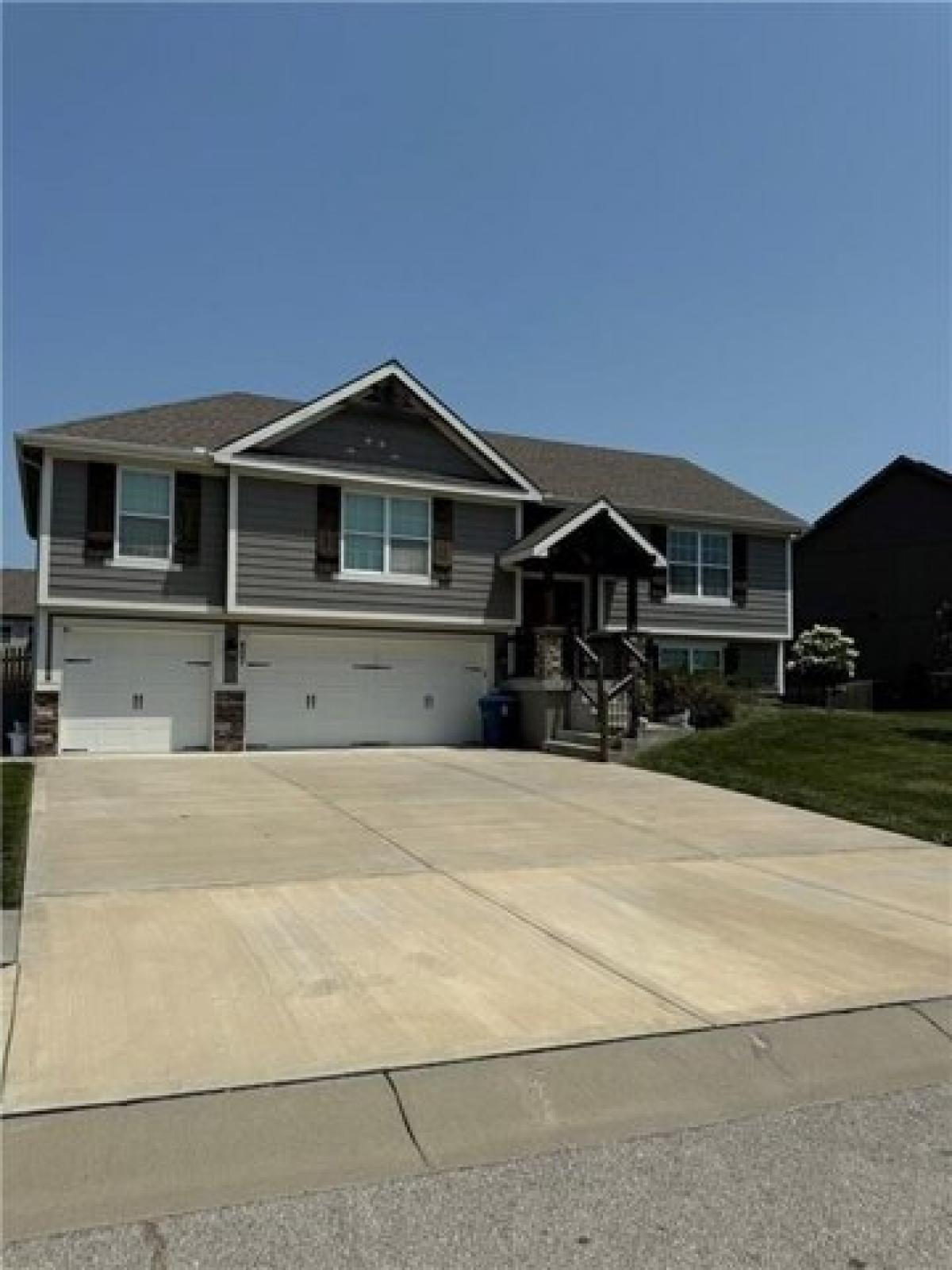 Picture of Home For Sale in Kearney, Missouri, United States