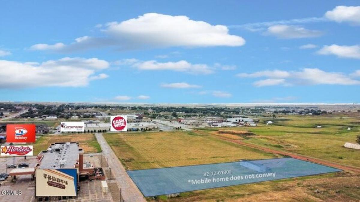 Picture of Residential Land For Sale in Watford City, North Dakota, United States