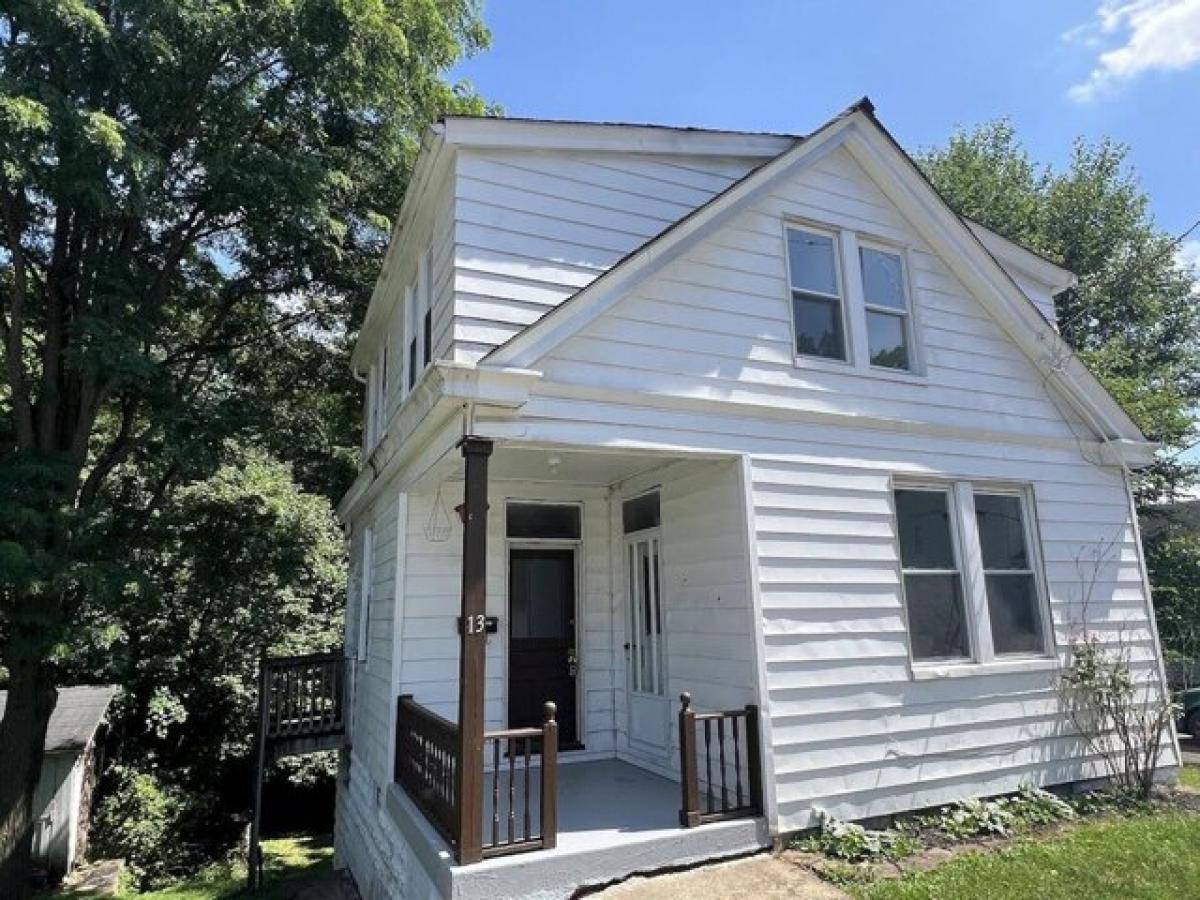 Picture of Home For Sale in Southgate, Kentucky, United States