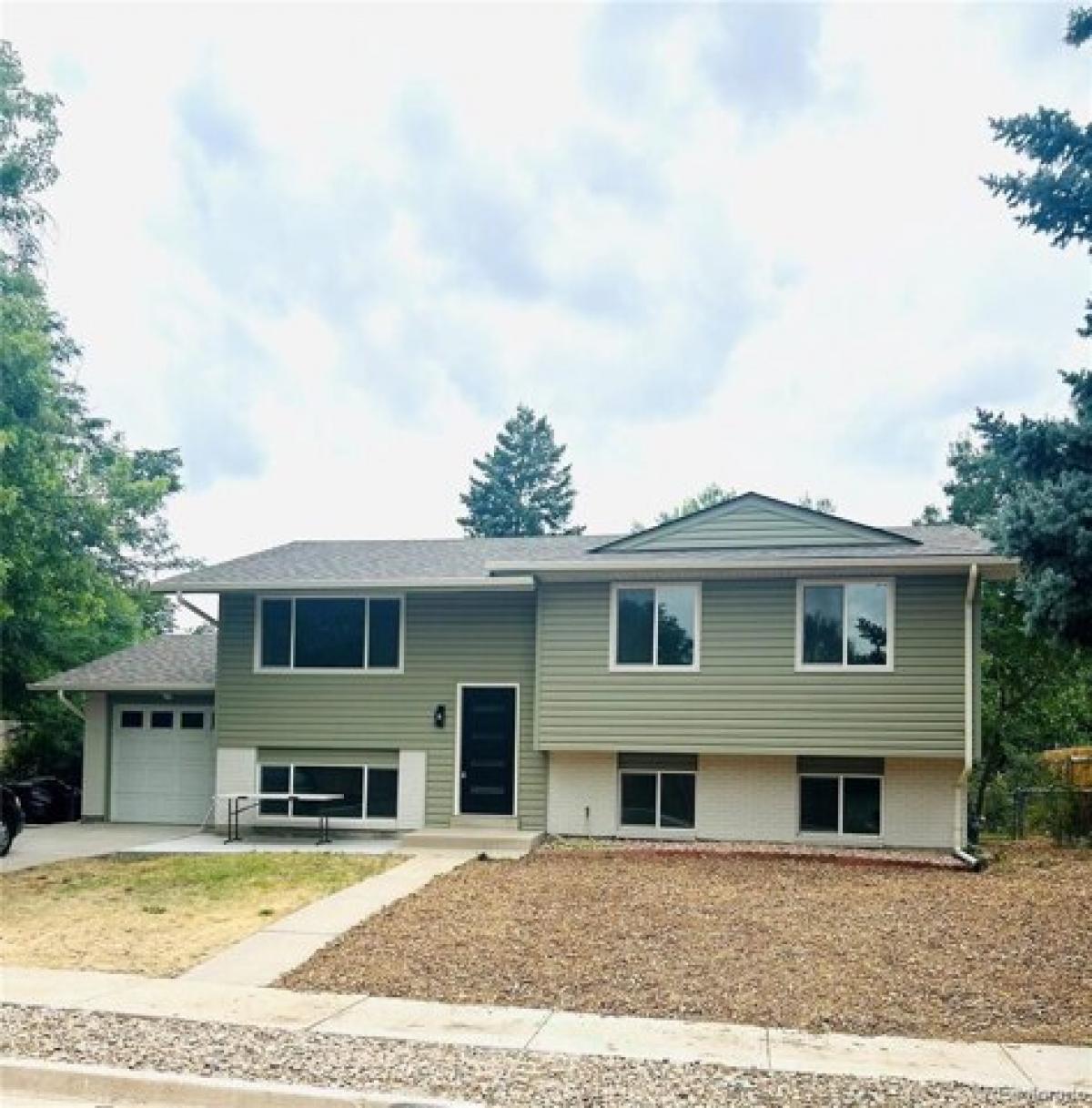 Picture of Home For Sale in Centennial, Colorado, United States