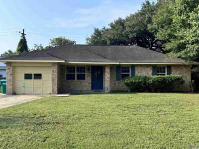 Home For Sale in Denham Springs, Louisiana