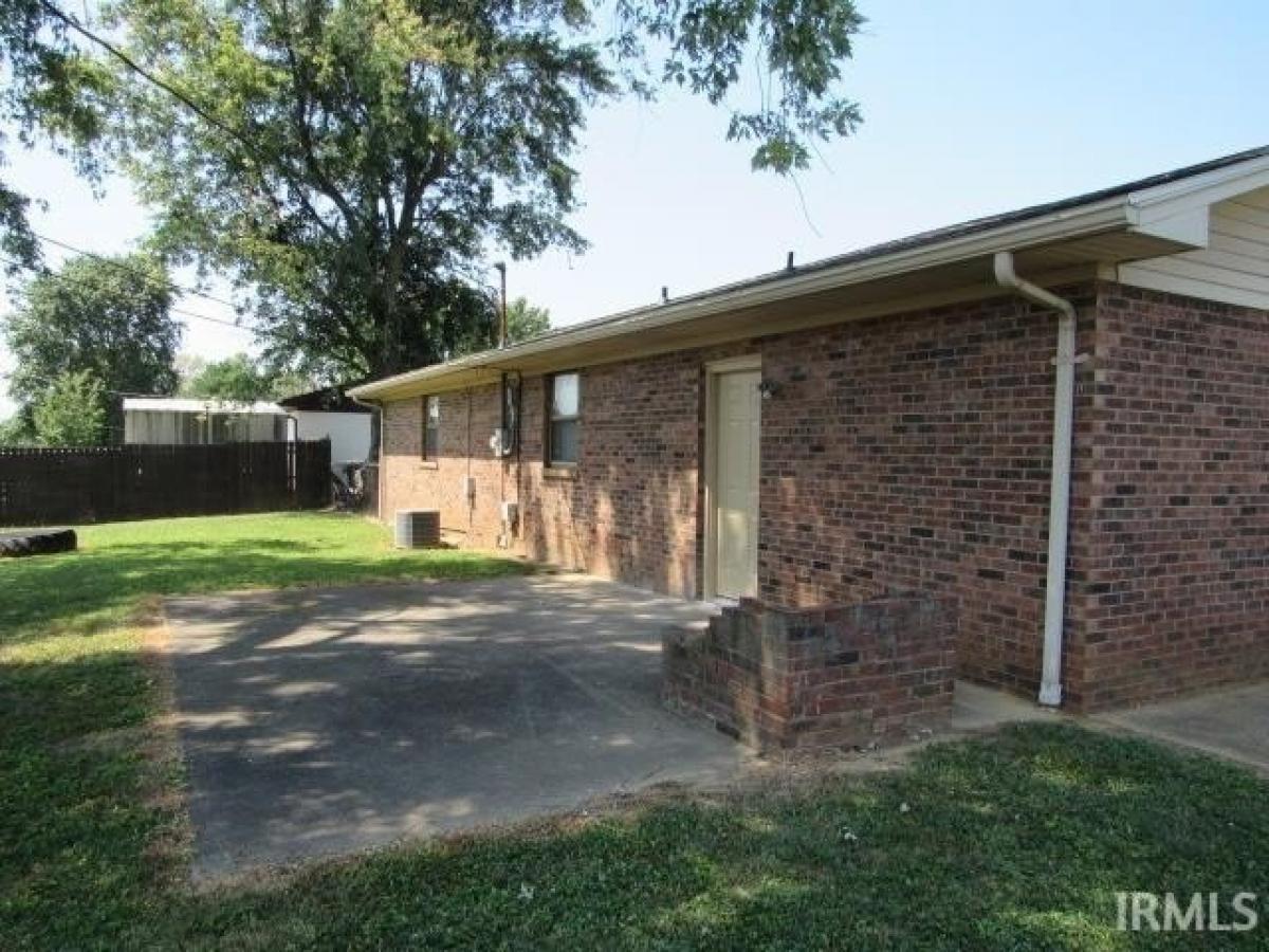 Picture of Home For Sale in Mount Vernon, Indiana, United States