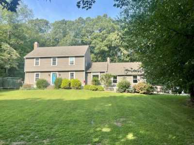 Home For Sale in Haddam, Connecticut