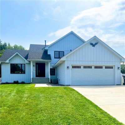 Home For Sale in Inver Grove Heights, Minnesota