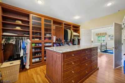 Home For Sale in Mahwah, New Jersey