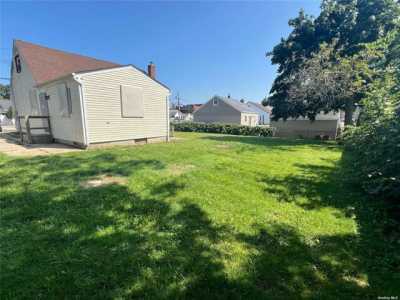 Home For Sale in Central Islip, New York