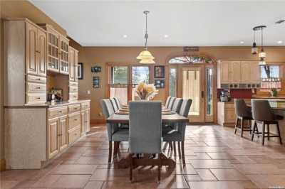 Home For Sale in Manorville, New York