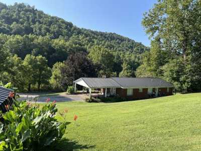 Home For Sale in Manchester, Kentucky