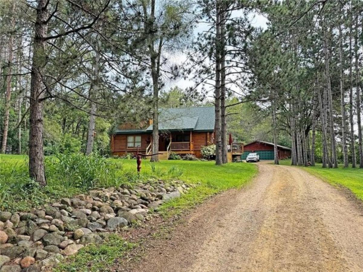 Picture of Home For Sale in Osceola, Wisconsin, United States