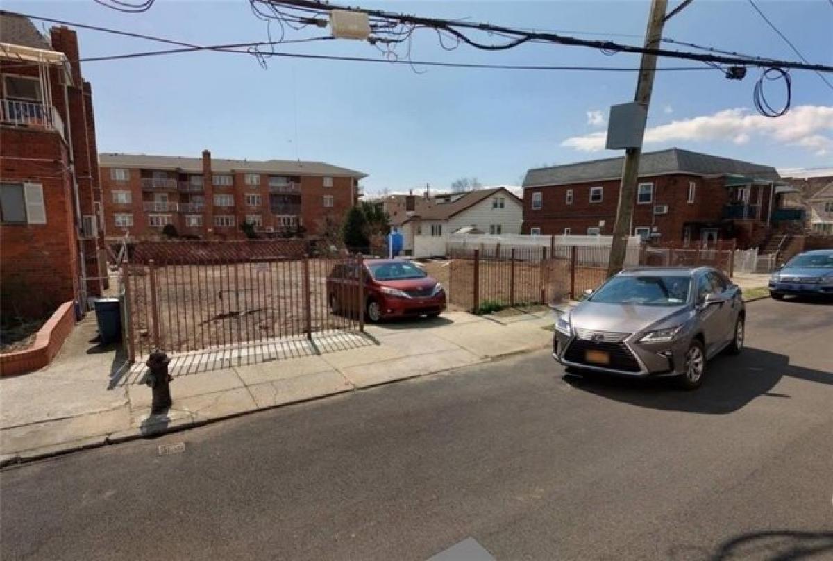 Picture of Residential Land For Sale in Brooklyn, New York, United States