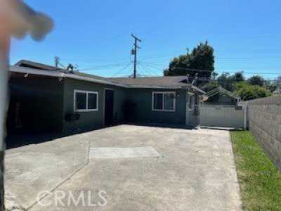 Home For Sale in Santa Ana, California