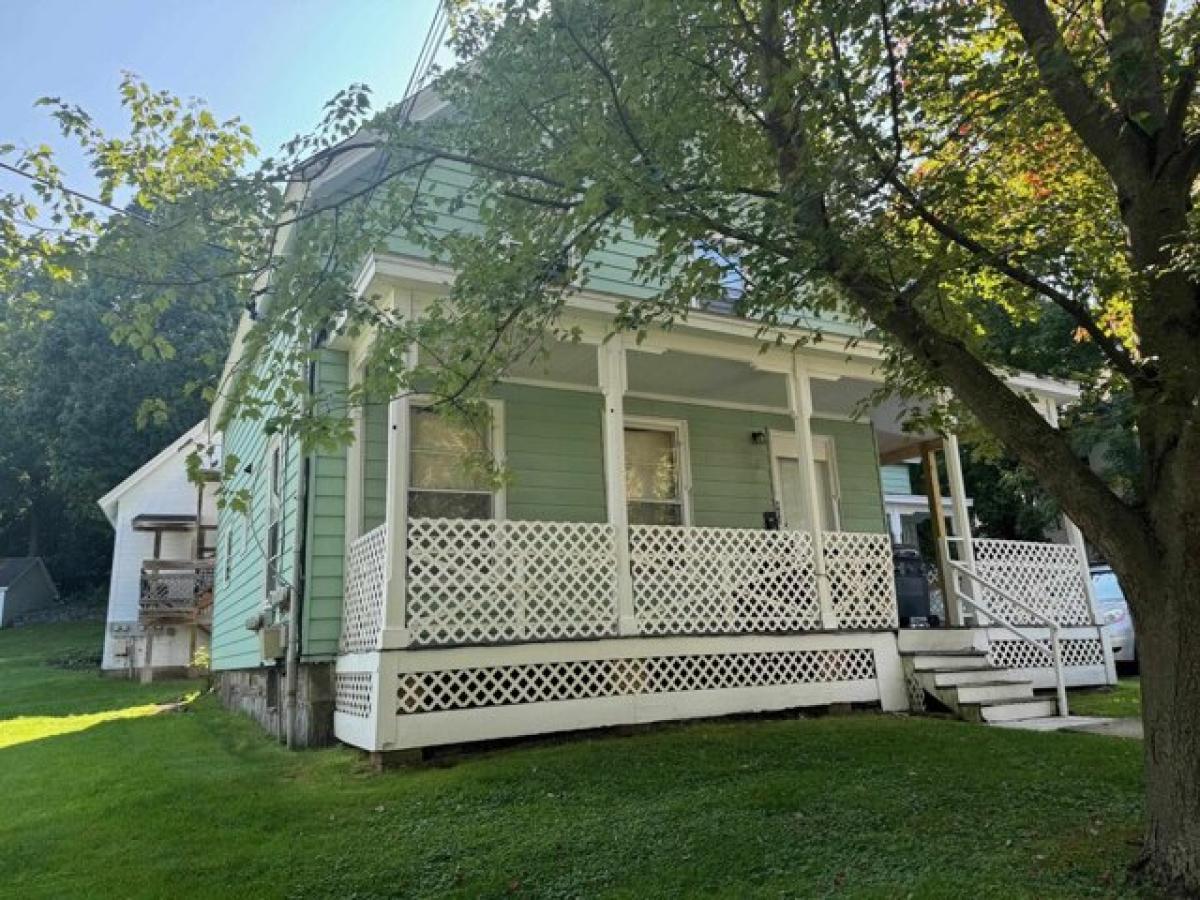 Picture of Home For Sale in Bennington, Vermont, United States