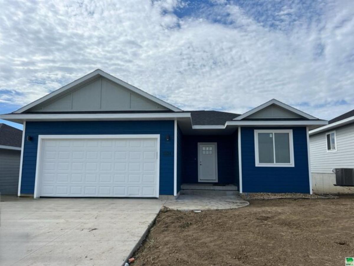 Picture of Home For Sale in Holdrege, Nebraska, United States