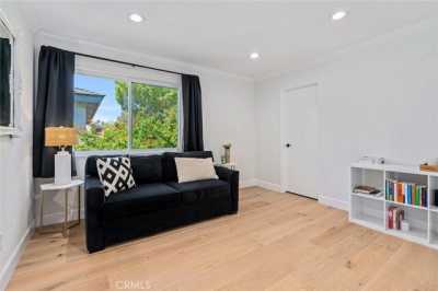 Home For Sale in Woodland Hills, California