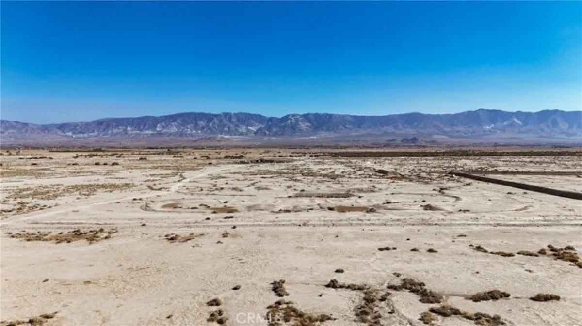 Picture of Residential Land For Sale in Lucerne Valley, California, United States