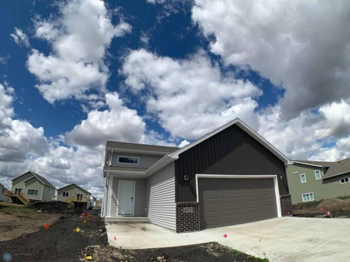 Picture of Home For Sale in Horace, North Dakota, United States