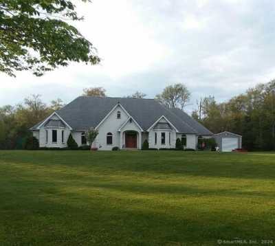 Home For Sale in Pomfret, Connecticut