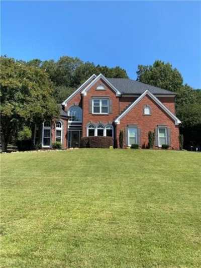 Home For Sale in Berkeley Lake, Georgia