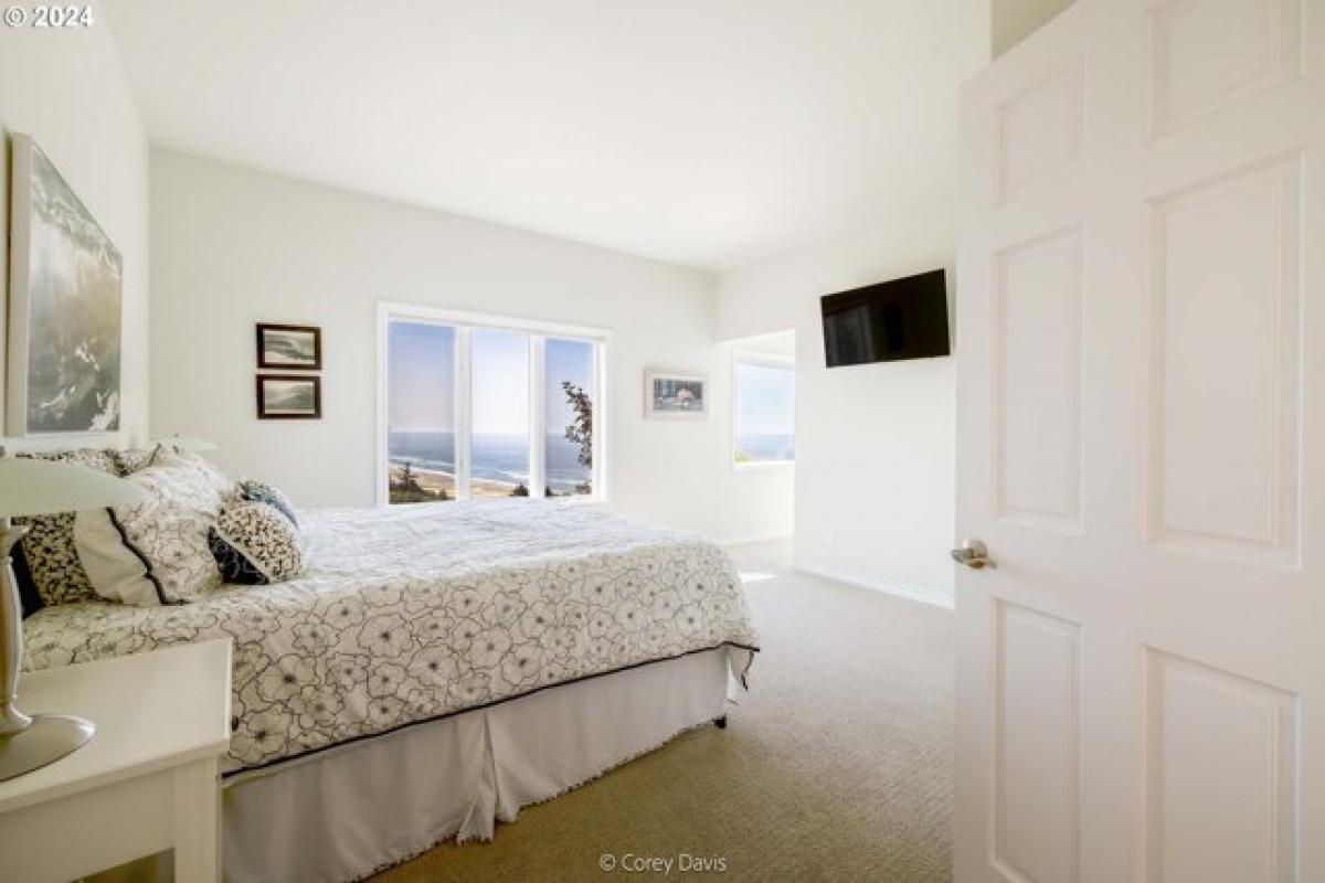 Picture of Home For Sale in Manzanita, Oregon, United States