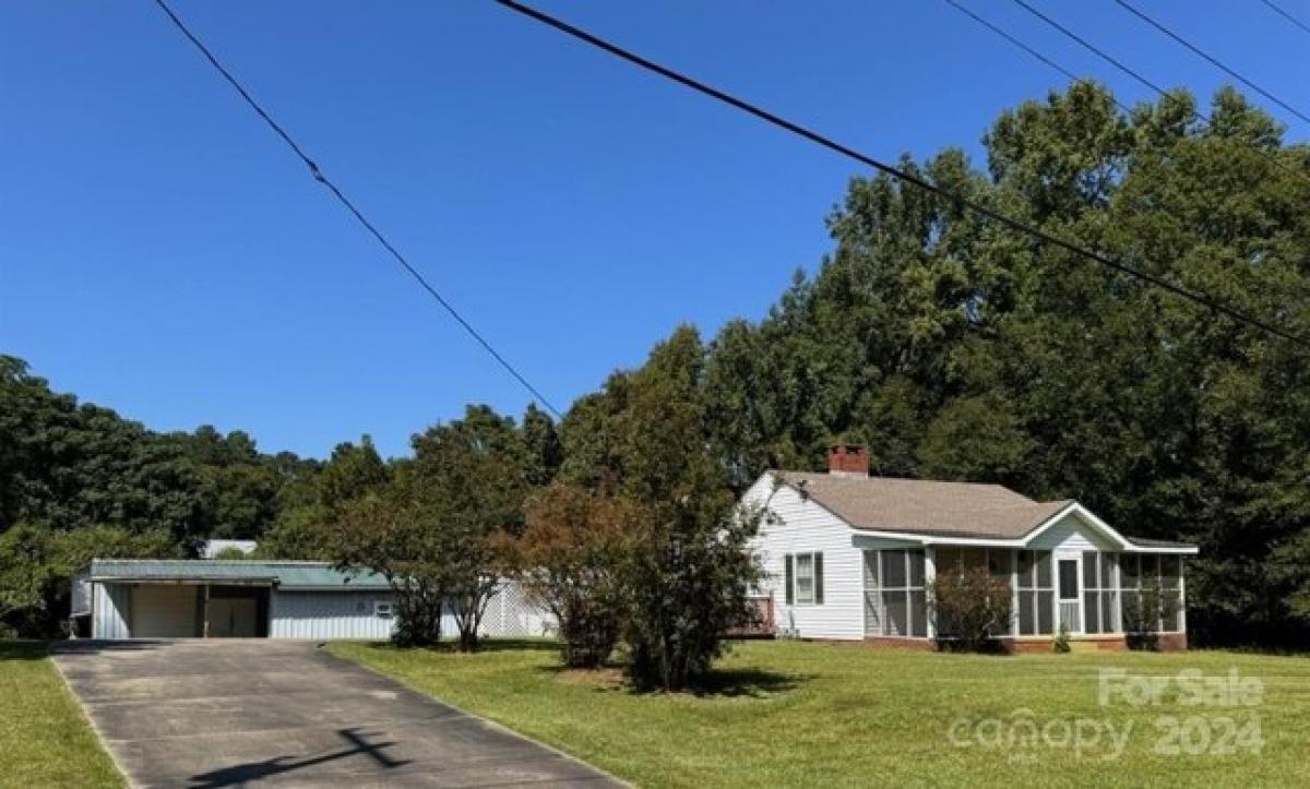 Picture of Home For Sale in Lancaster, South Carolina, United States